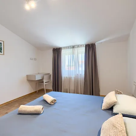 Nimi Villa Pula