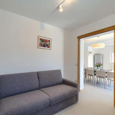 Nimi Villa