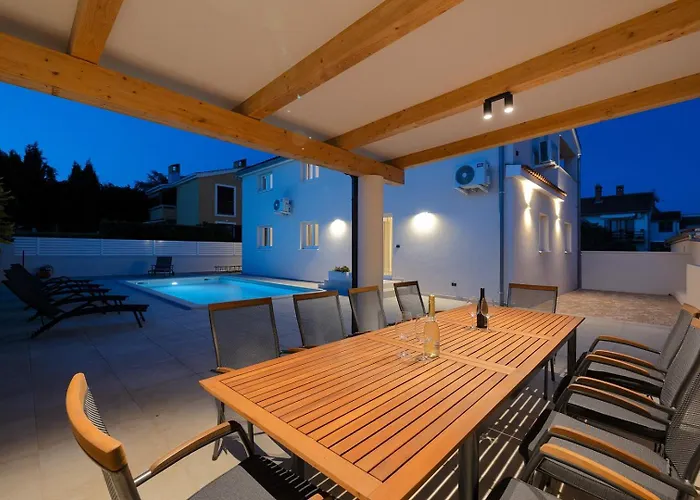 Nimi Villa