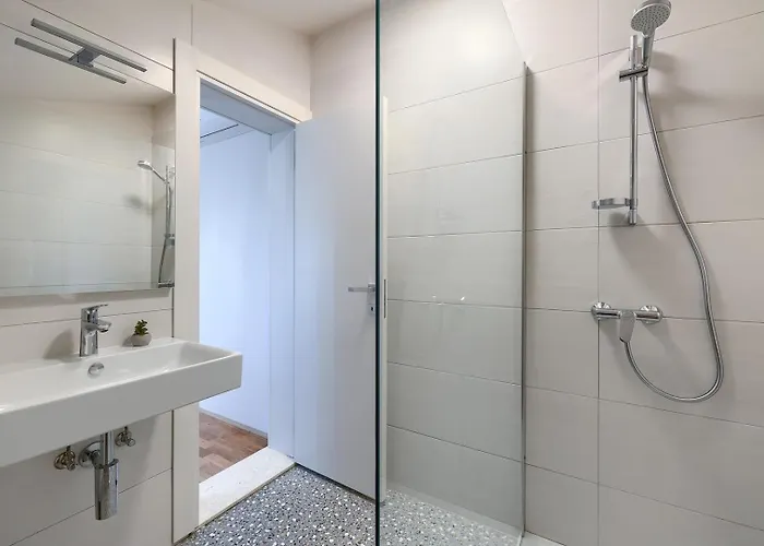 Nimi Villa Póla