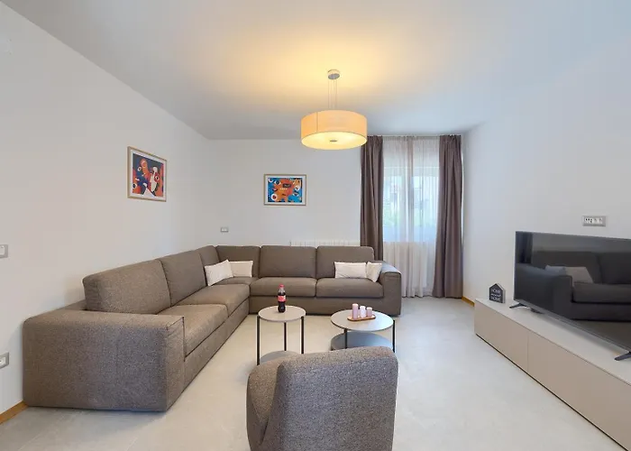 Nimi Villa Póla